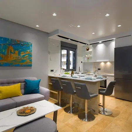 Awesome In With House Sea View Apartman *