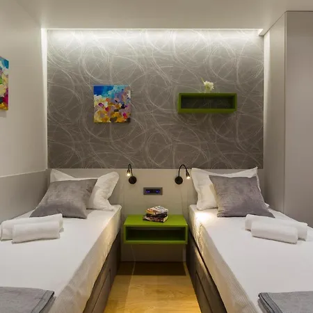 Apartman Awesome In With House Sea View *