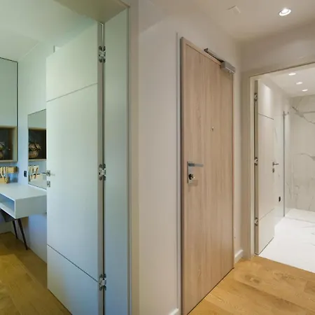 Awesome In With House Sea View